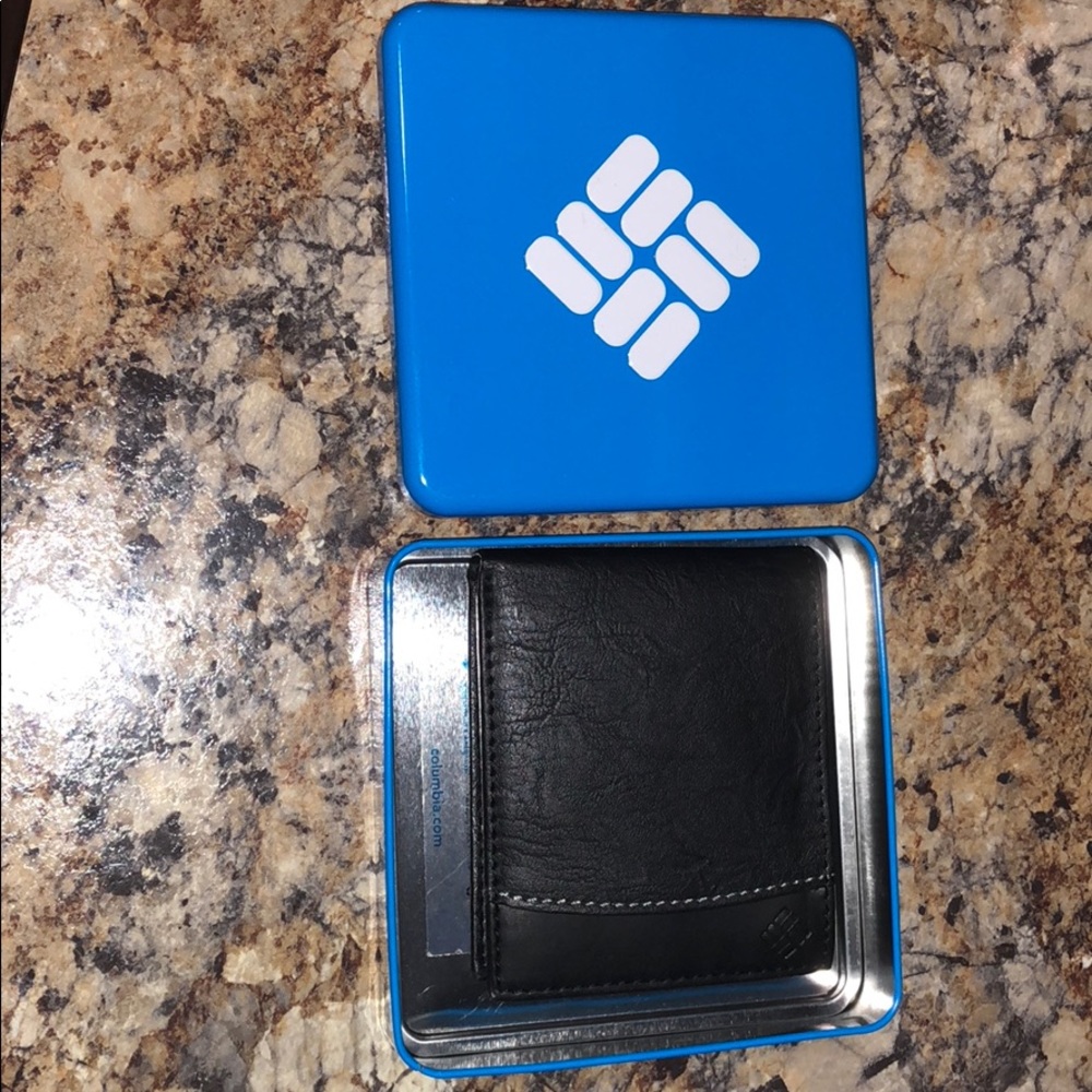Columbia wallet